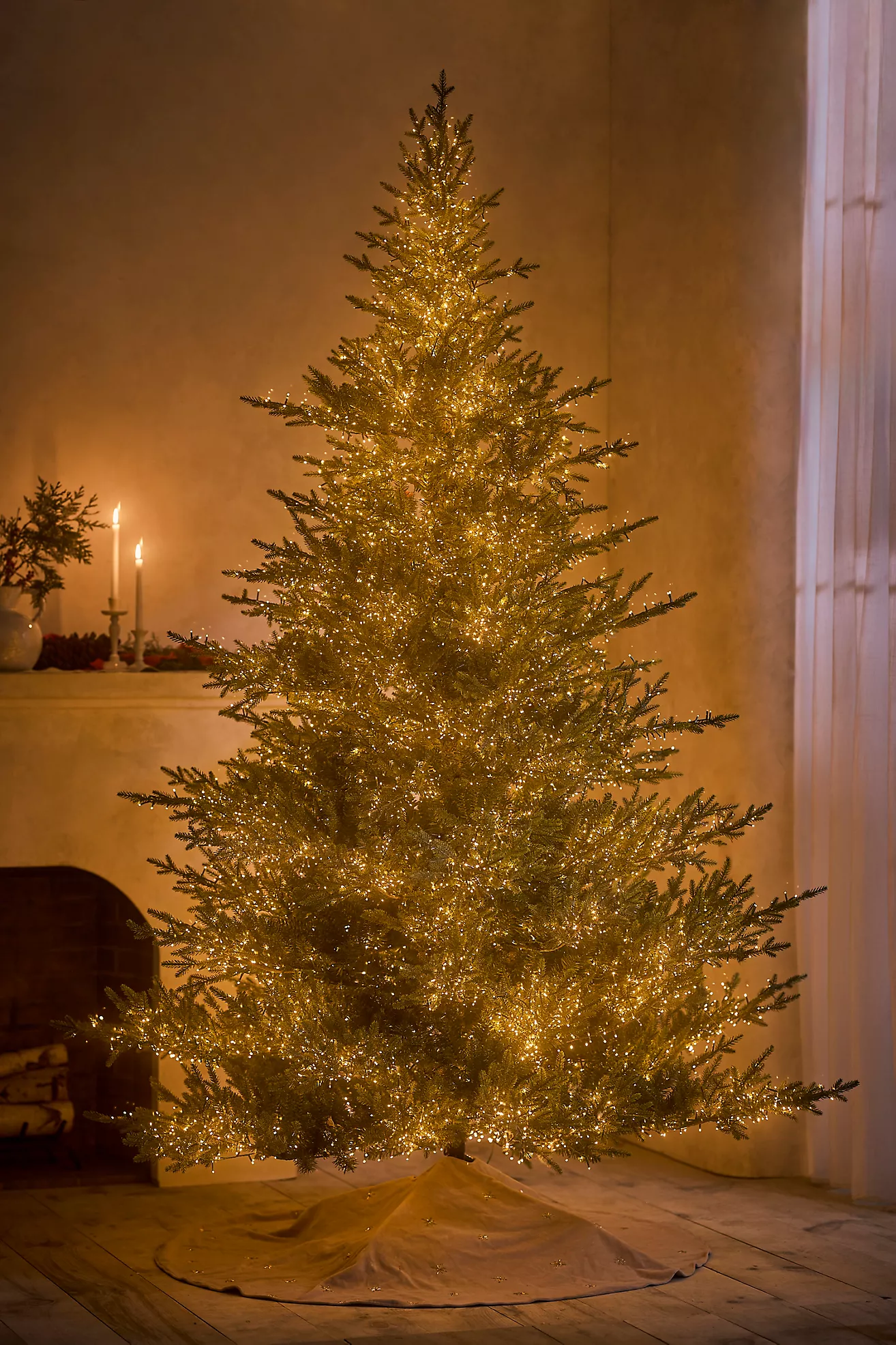 Faux Twinkling Pre-Lit Norway Spruce