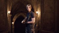 Resident Evil 4 Remake screenshot of Leon holding a pistol