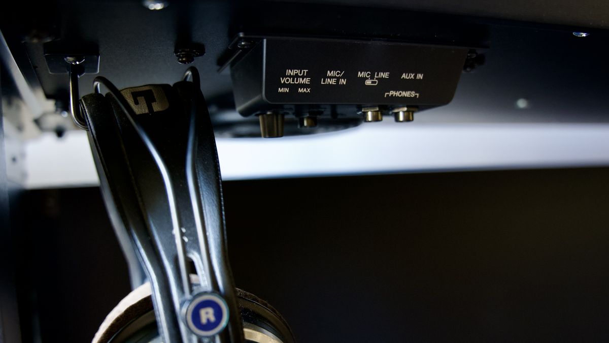Yamaha CSP-255 review