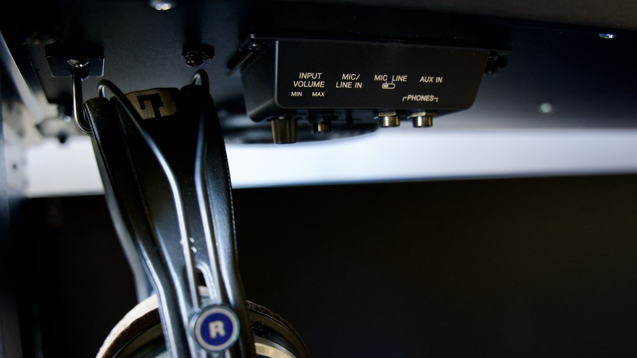 Yamaha CSP-255 review