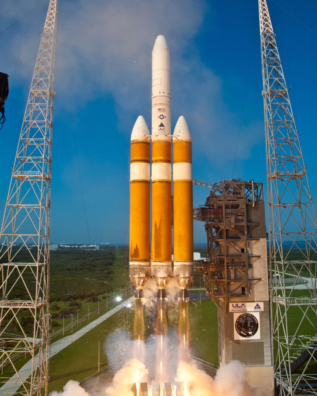 Photos: NROL-15 Spy Satellite Launches Aboard Delta 4 Heavy Rocket | Space