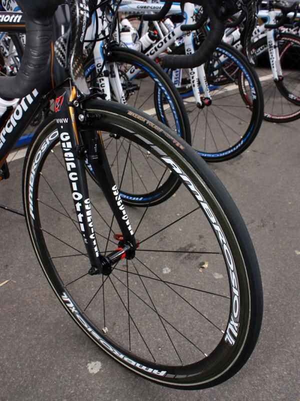 Androni Giocattoli-Diquigiovanni captain Michele Scarponi used an Ambrosio carbon front wheel wrapped in Kenda's new Volare tubular tire.