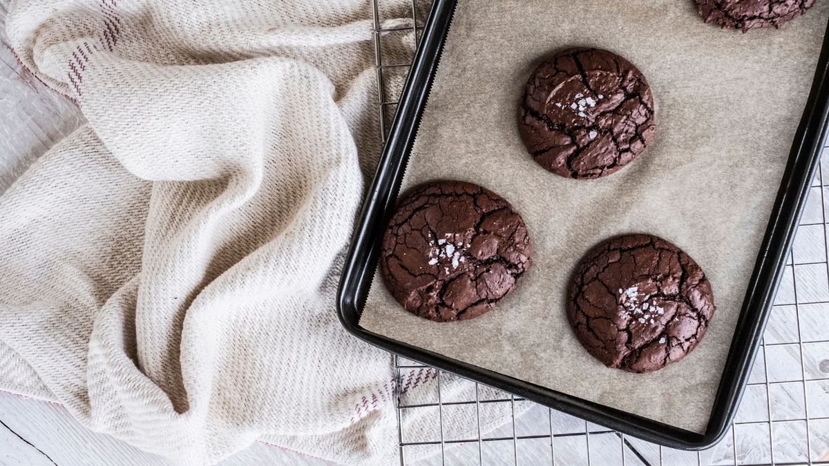 How to store bakeware 5 tricks to prevent toppling trays Homes & Gardens