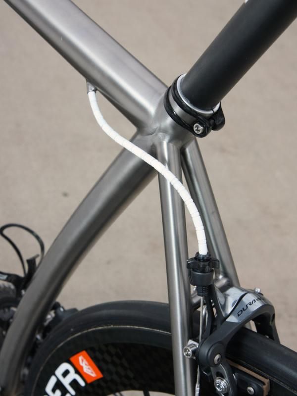 The seatpost exits the top of the seat tube at an actual angle of 69 degrees but a more conventional effective angle of about 73 degrees.
