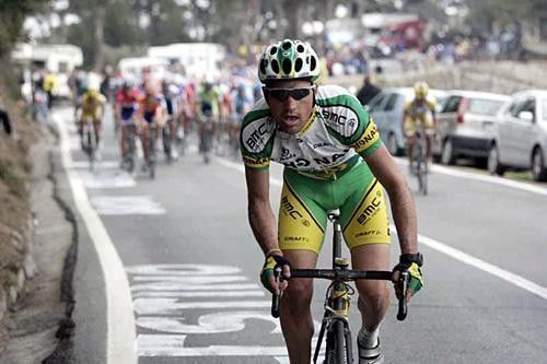 Oscar Pereiro (Phonak) tries to break away