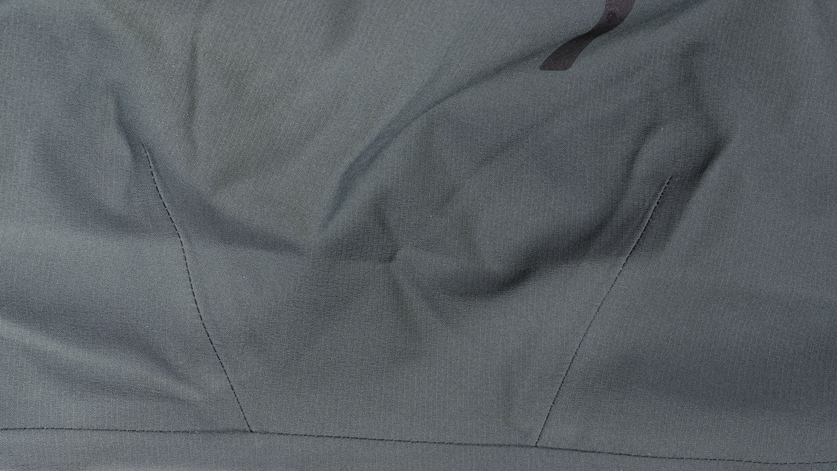 Pearl Izumi Attack Wxb jacket articulated elbow