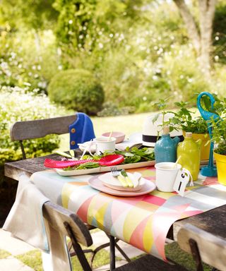 outdoor dining table setting