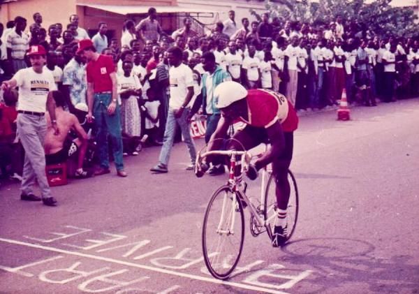 Saka wins the 1km time trial in the 1985 France Afrique Cup. French Promoter Francis DuCreux is pictured at left near the finish line.