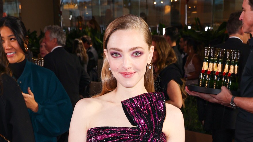 Amanda Seyfried Brought The Drama with a Purple Smoky Eye Last Night ...