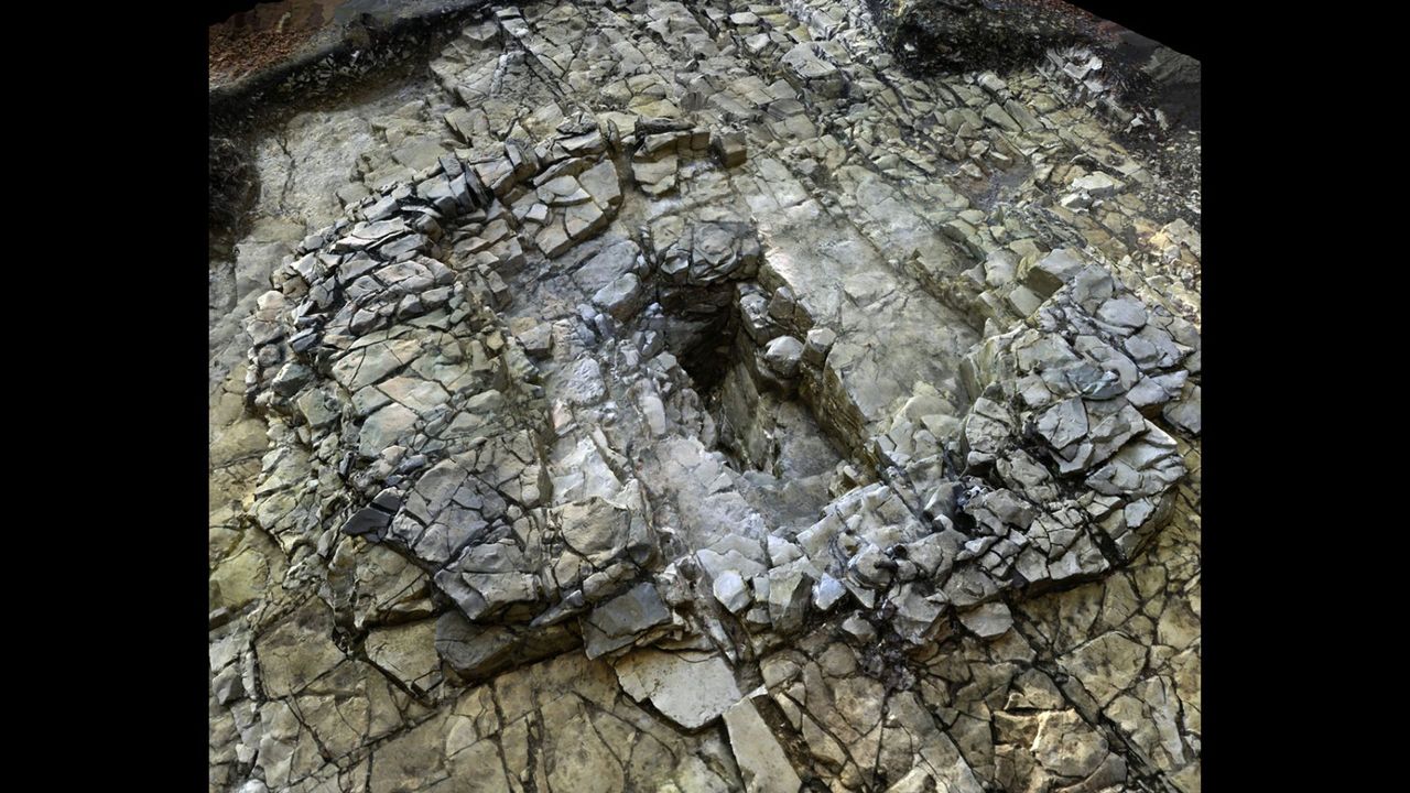 Alte Burg shaft