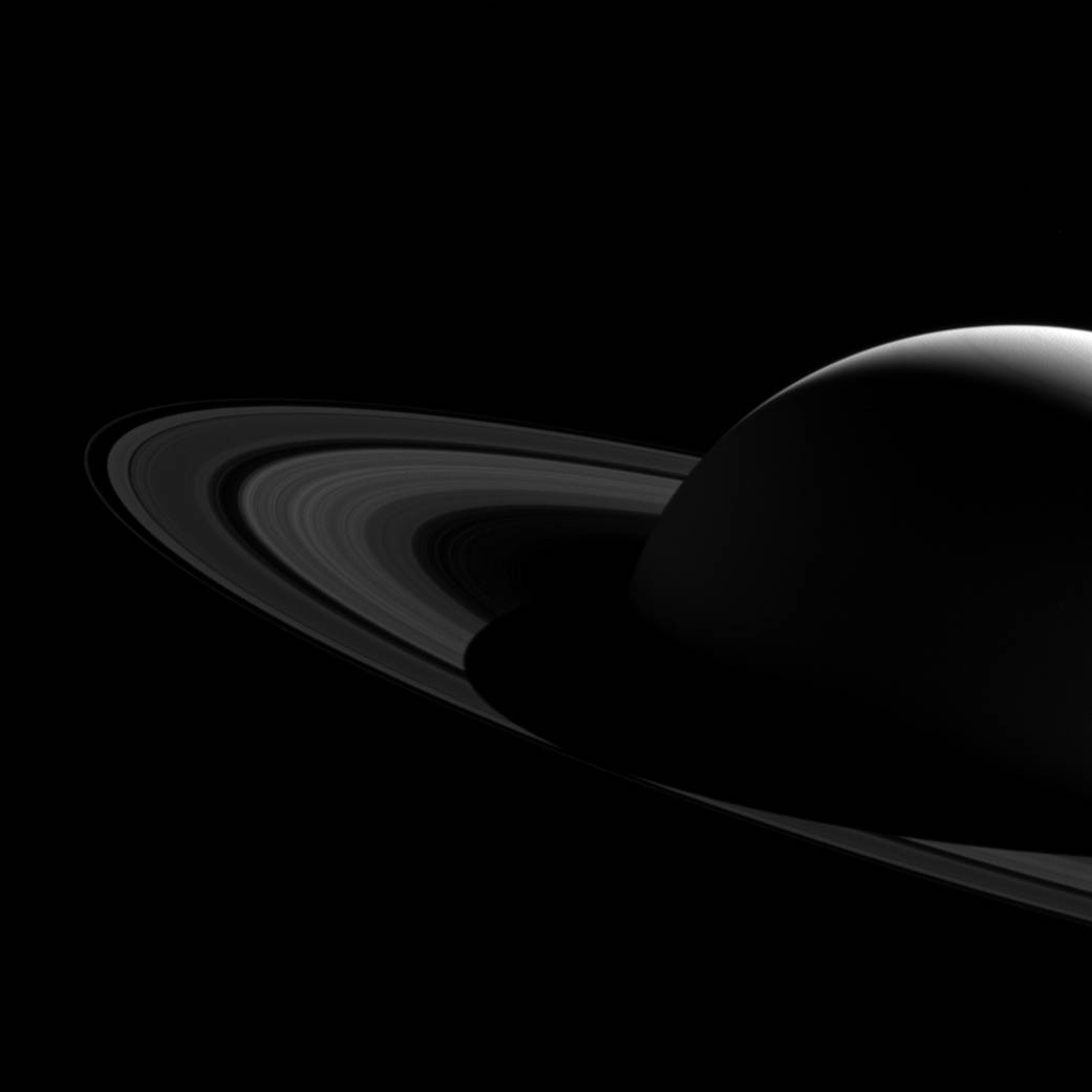 Saturn&#039;s Shadow Bisects Rings