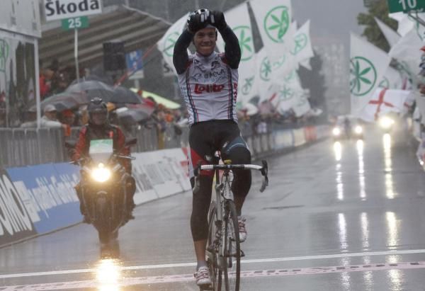 Philippe Gilbert (Omega Pharma-Lotto) takes victory at the Tour of Lombardy.