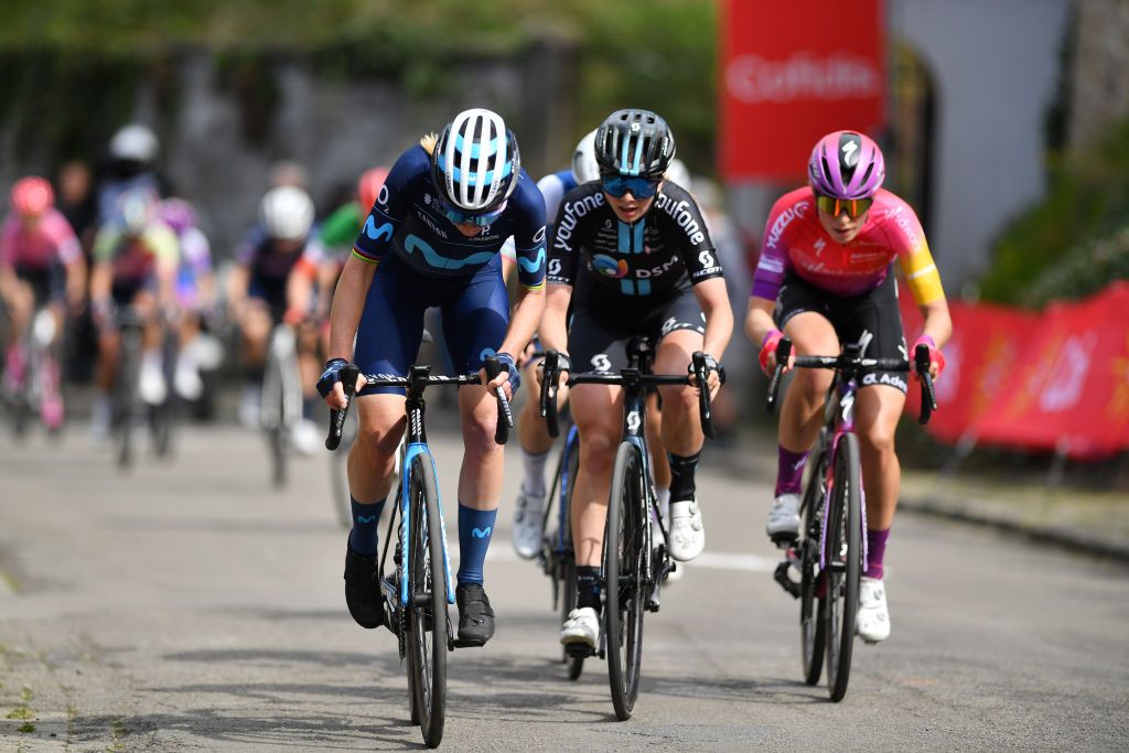 HUY BELGIUM APRIL 20 LR Annemiek Van Vleuten of Netherlands and Movistar Team Liane Lippert of Germany and Team DSM and Demi Vollering of Netherlands and Team SD Worx compete in the breakaway during the 25th La Flche Wallonne 2022 Womens Elite a 1334km one day race from Huy to Mur de Huy FlecheWallonne FWwomen on April 20 2022 in Huy Belgium Photo by Luc ClaessenGetty Images
