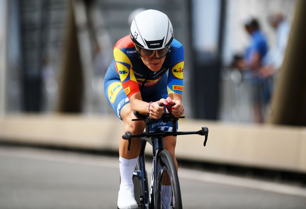ROTTERDAM NETHERLANDS AUGUST 13 Elizabeth Deignan of The United Kingdom and Team Lidl Trek sprints during the 3rd Tour de France Femmes 2024 Stage 3 a 679km individual time trial stage from Rotterdam to Rotterdam UCIWWT on August 13 2024 in Rotterdam Netherlands Photo by Alex BroadwayGetty Images