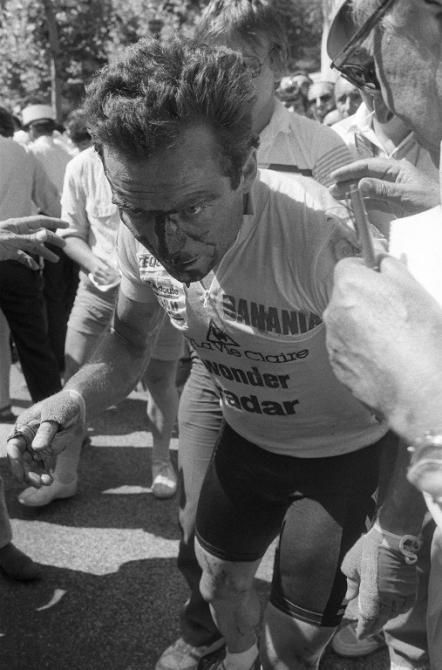 Bernard Hinault crashed 300m before the line of stage 14 of the 1985 Tour de France.