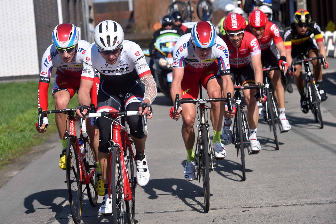 Stijn Devolder (Trek) leads the bunch