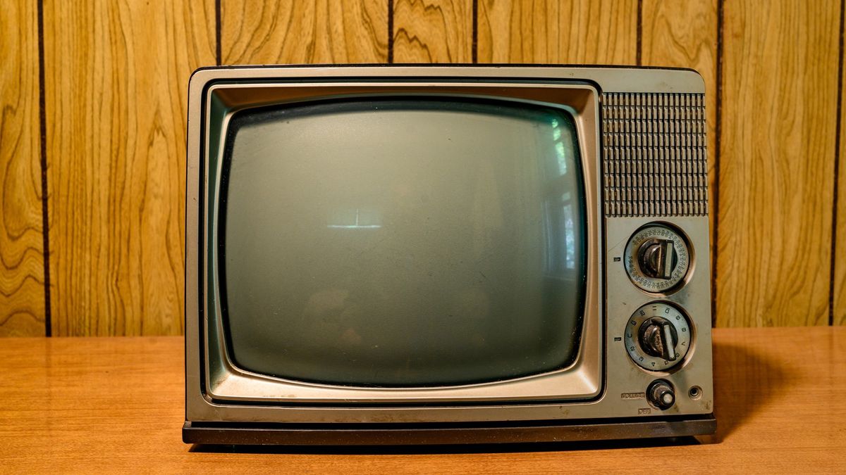Old TV Blocks Internet in UK Village for 18 Months | TV ...