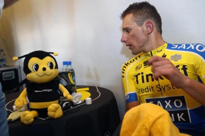 Rafal Majka (Tinkoff-Saxo) and his newest friend