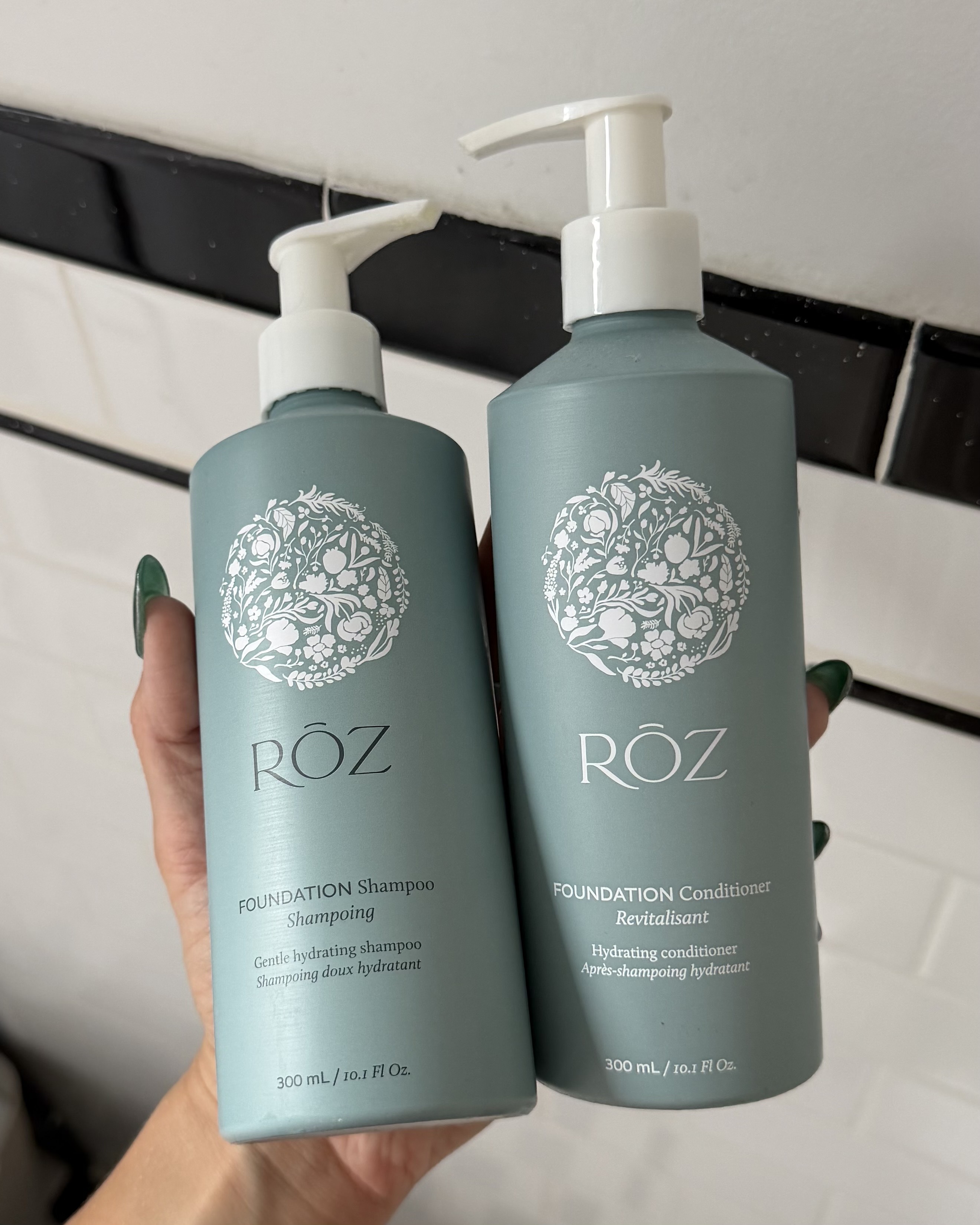 An image of the Rōz Foundation shampoo and conditioner.