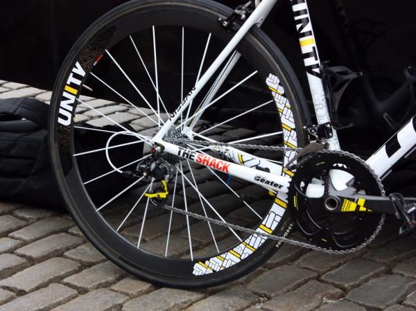 Lance Armstrong's wheels are also decaled to match his custom paint job.