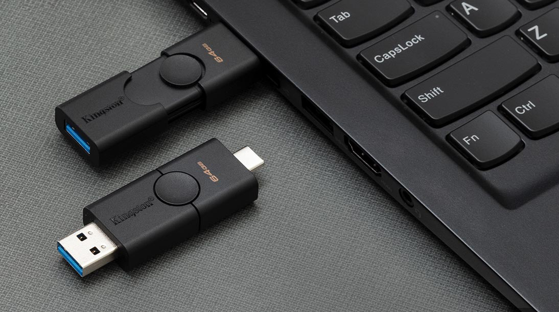  Never worry about USB port connectivity again with this dual connector thumb drive 