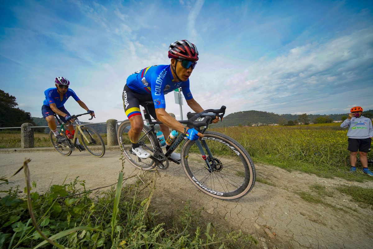 Riders in the men's elite race at the UCI Gravel World Championships 2022 in Veneto