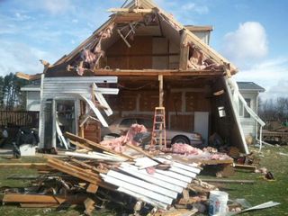 tornado-damage-wisconsin-110414-02