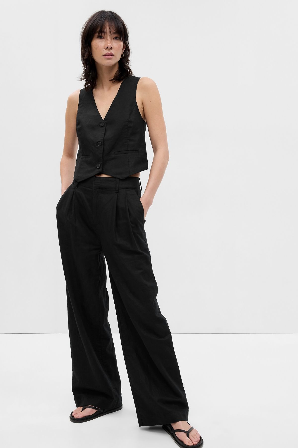 Gap Linen-Cotton Pleated Pants