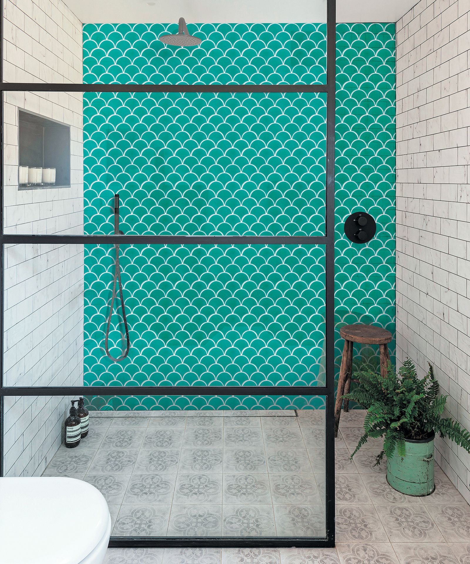 walk-in-shower-tile-ideas-10-ways-with-tiles-in-the-shower-homes