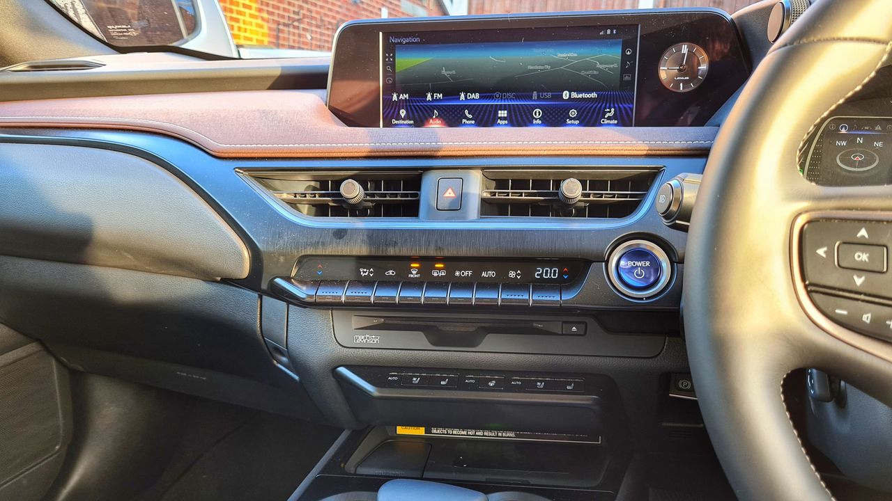 Lexus UX 250h