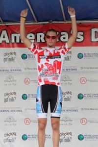 Cat 4 red jersery leader Tony Kaatz