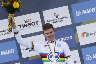 Campbell Flakemore (Australia) in the rainbow jersey
