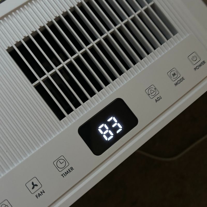 Vonhaus 20L Dehumidifier - 83 reading in night mode