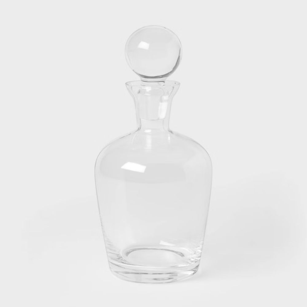 Glass decanter with stopper