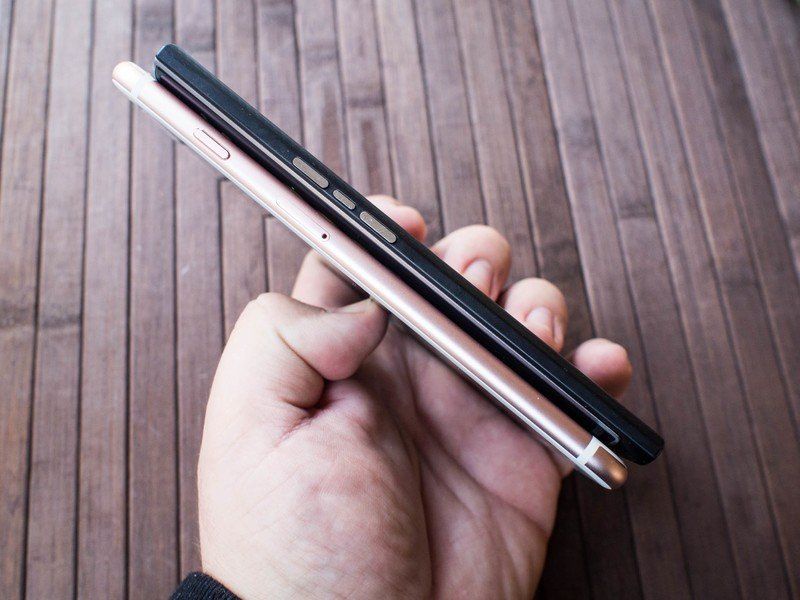 BlackBerry Priv vs iPhone 6s Plus