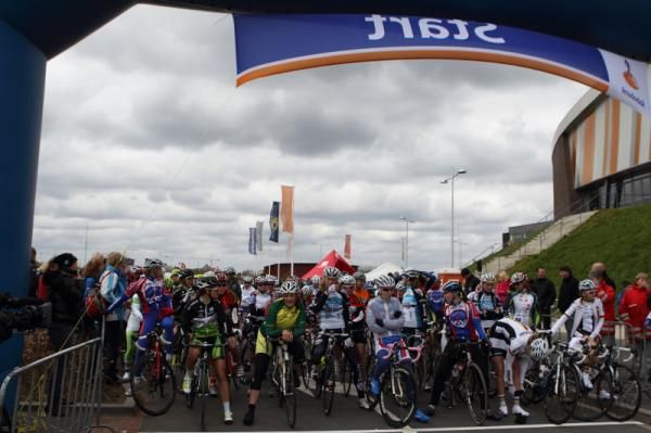 A cold, windy start from the Omnisport stadium in Apeldoorn