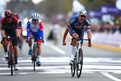 Mathieu van der Poel wins Tour of Flanders 2022