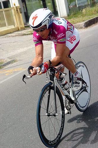 Robbie McEwen (Davitamon-Lotto) rides in the purple points jersey