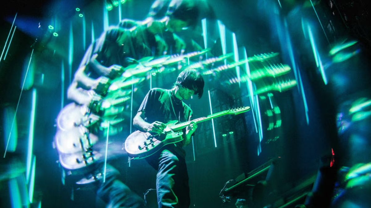 Radiohead performing live in 2025, photos by Alex Lake