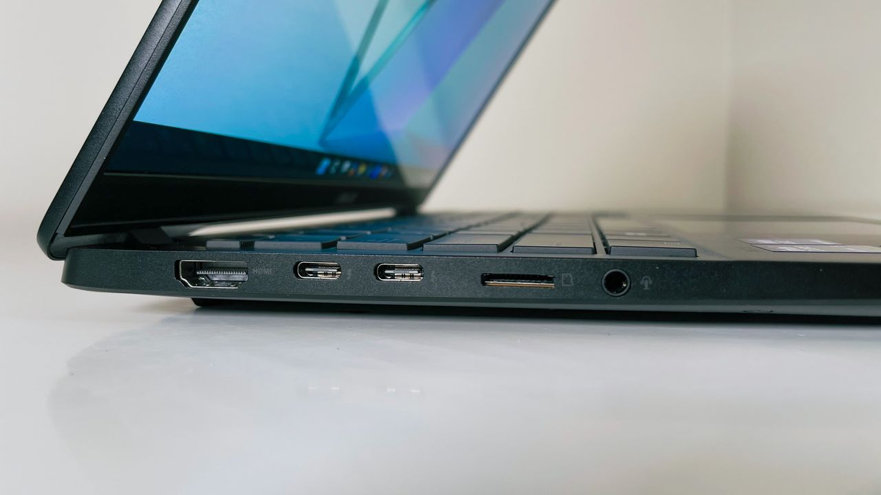 Close up of the ports on the left side of the Asus Vivobook S14