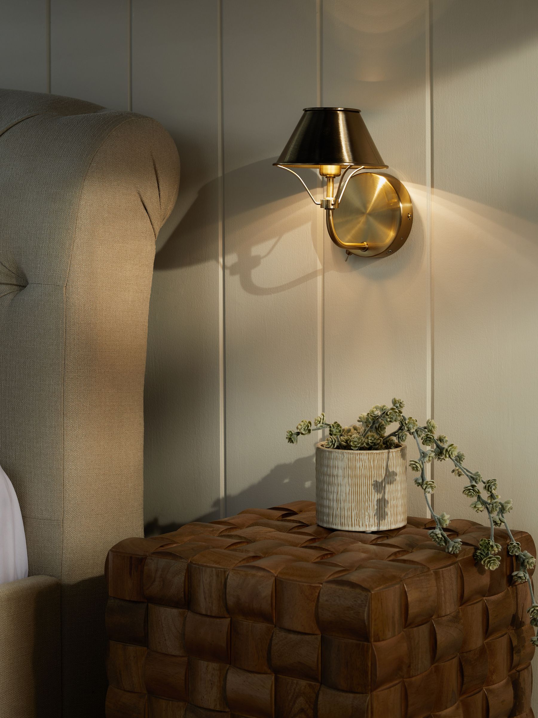 Brass Hector Rechargeable Wireless Wall Light