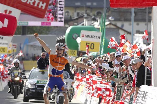 Robert Gesink (Rabobank) rides to a stage 6 win at the Tour de Suisse.