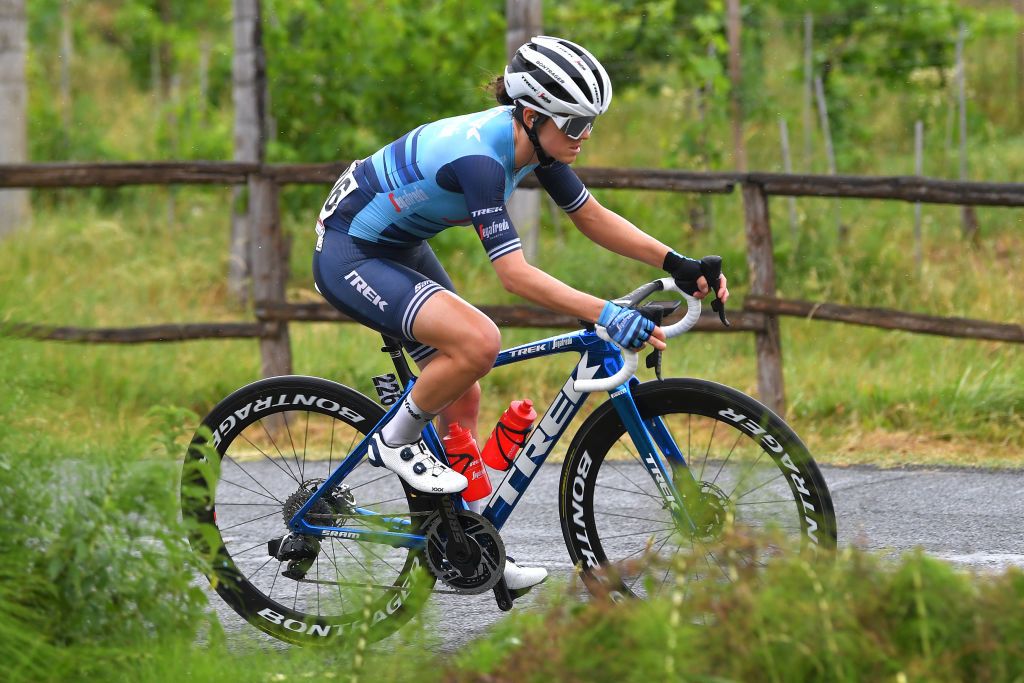 OVADA ITALY JULY 04 Ruth Winder of United States and Team Trek Segafredo during the 32nd Giro dItalia Internazionale Femminile 2021 Stage 3 a 135km stage from Casale Monferrato to Ovada GiroDonne UCIWWT on July 04 2021 in Ovada Italy Photo by Luc ClaessenGetty Images