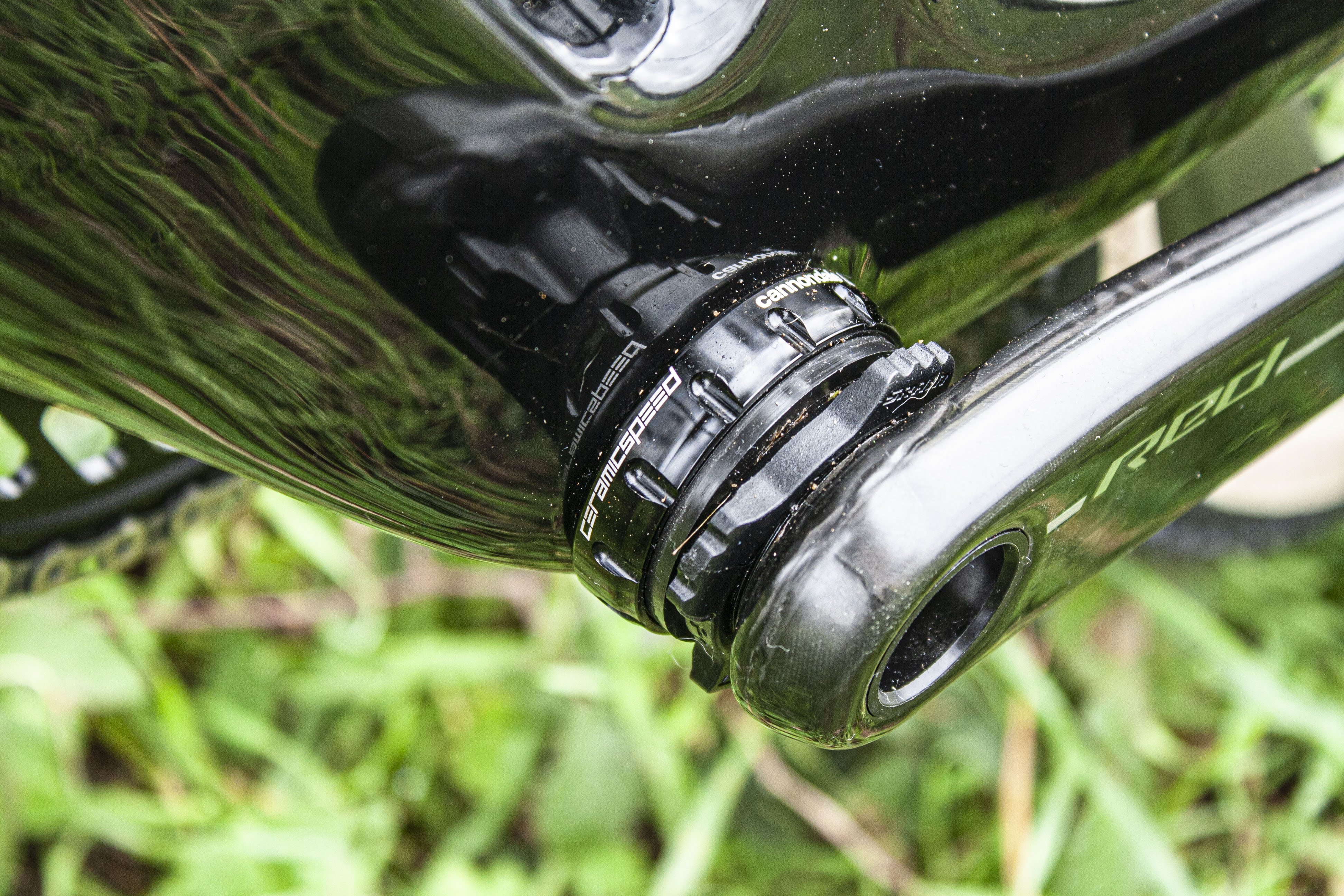 Threaded bottom bracket with CeramicSpeed bearings