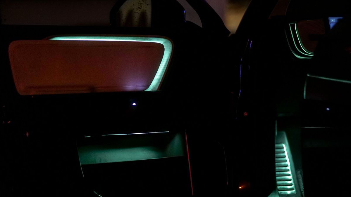 2025 Rivian R1T Tri.