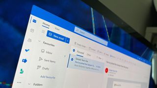 I've been using Microsoft's new Outlook email client for Windows 11 and Windows 10 for the last few months... and it sucks.