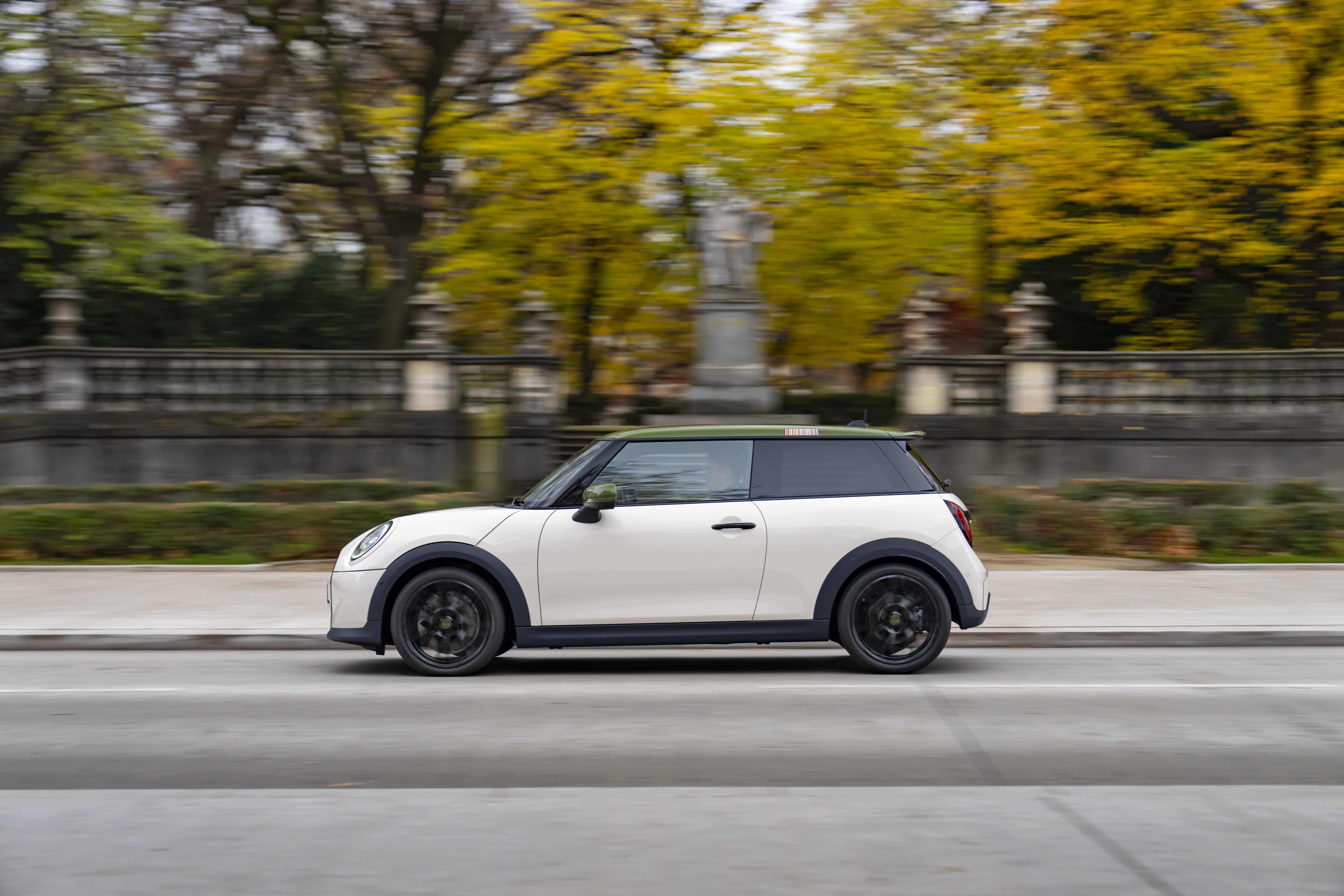 Images of the Paul Smith mini. It's cream with a green roof, and has flashes of Paul Smith flair throughout.