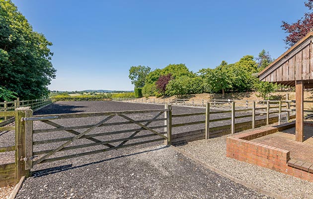Chorley-Hall-Bridgnorth-Shropshire-EQUESTRIAN.jpg