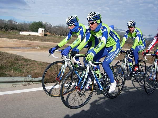 Ivan Santaromita and Olivier Zaugg lead the group.