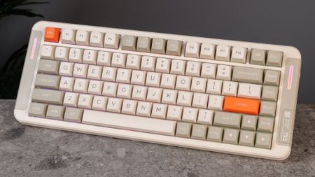 A retro-looking McHose X75 V2 wireless mechanical keyboard